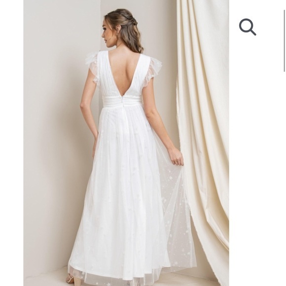 SOIEBLU Dresses & Skirts - SOIEBLU DRESS WITH A SOFT TEXTURE THAT SEEMS TO BLOOM ON THE SKIN SIZE  S